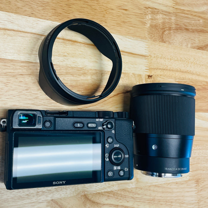 USED Sony a6400 Mirrorless Digital Camera Body, & 16mm Sigma Lens Black {24.2MP} 250 Shutter count!