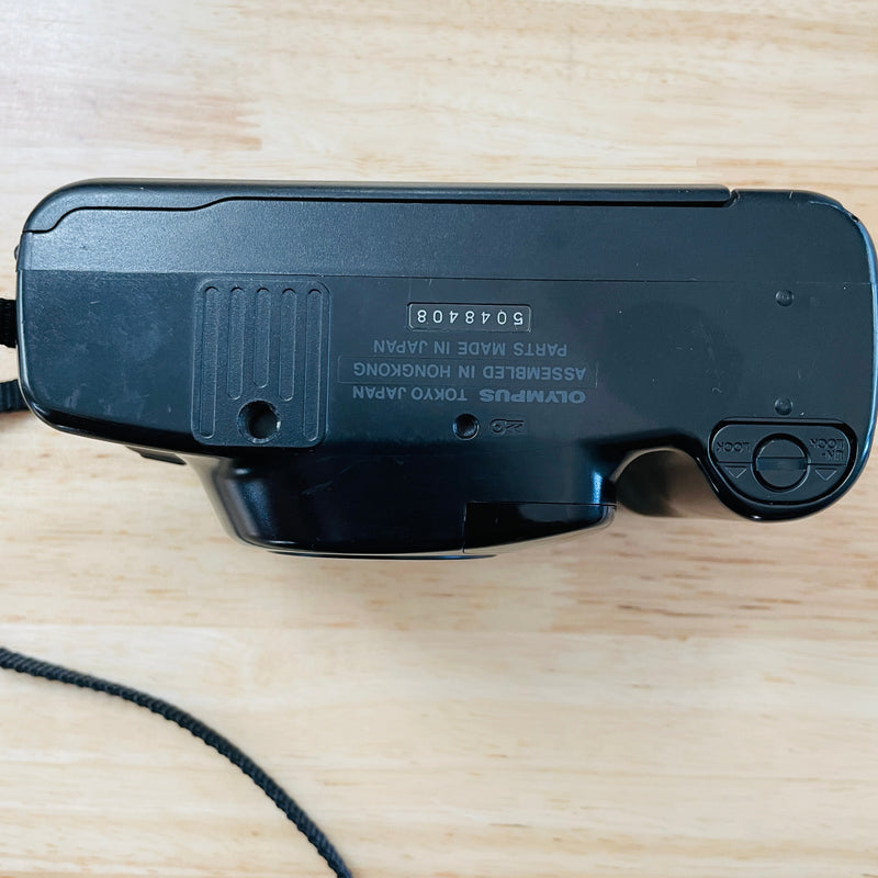 Olympus infinity zoom 230 AF Point and shoot camera