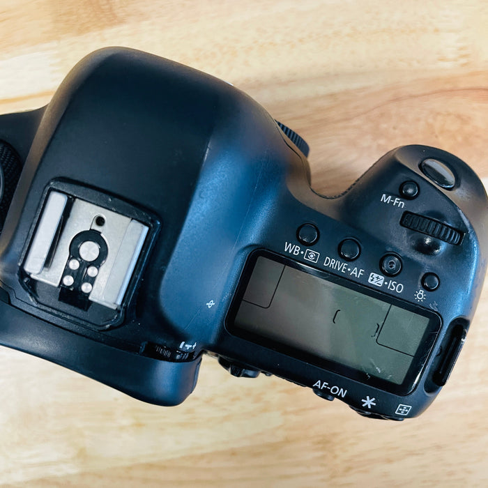 USED Canon EOS 5D Mark IV DSLR Camera Body {30.4MP}