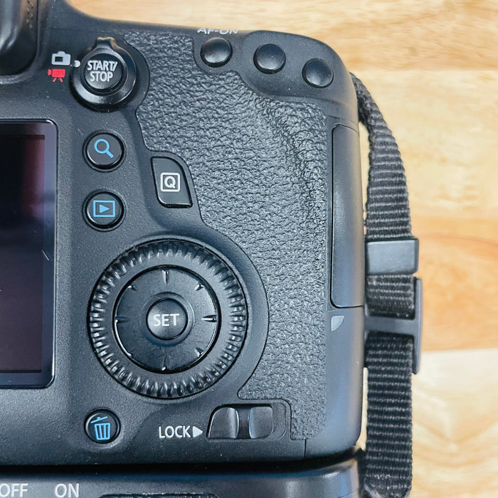 USED Canon EOS 6D DSLR Camera Body {20.2MP}