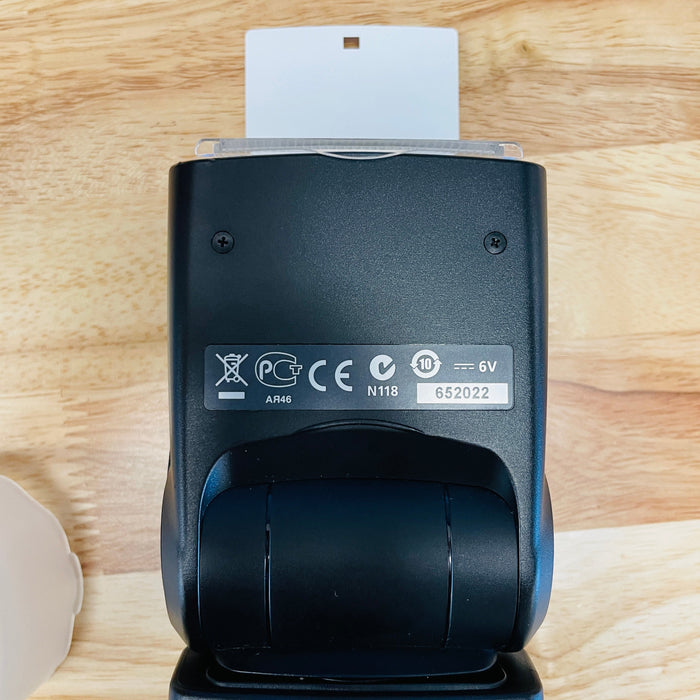 Canon Speedlite 580EX II Flash {Bounce, Swivel, Zoom}