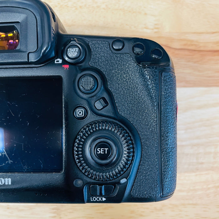 USED Canon EOS 5D Mark IV DSLR Camera Body {30.4MP}