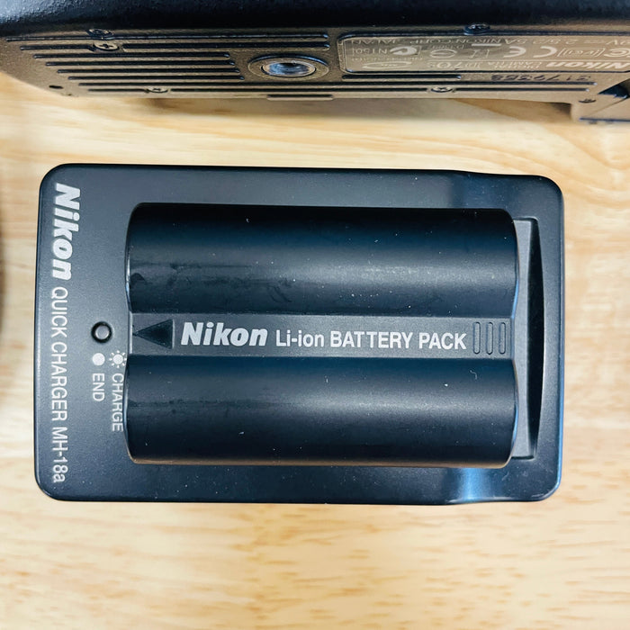Nikon D70S DSLR Camera Body {6.1MP}