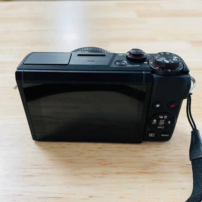 Canon G7X Mark III