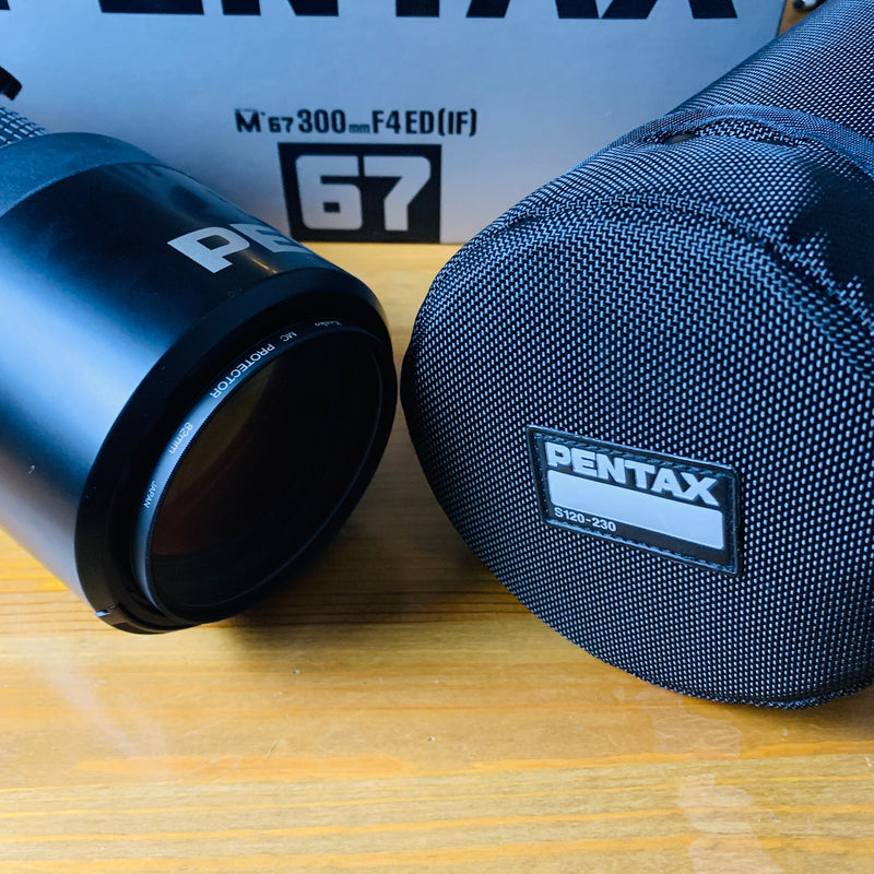 Pentax 300mm f/4 ED IF Green Star 800 - Hood and Soft Case - 8612833