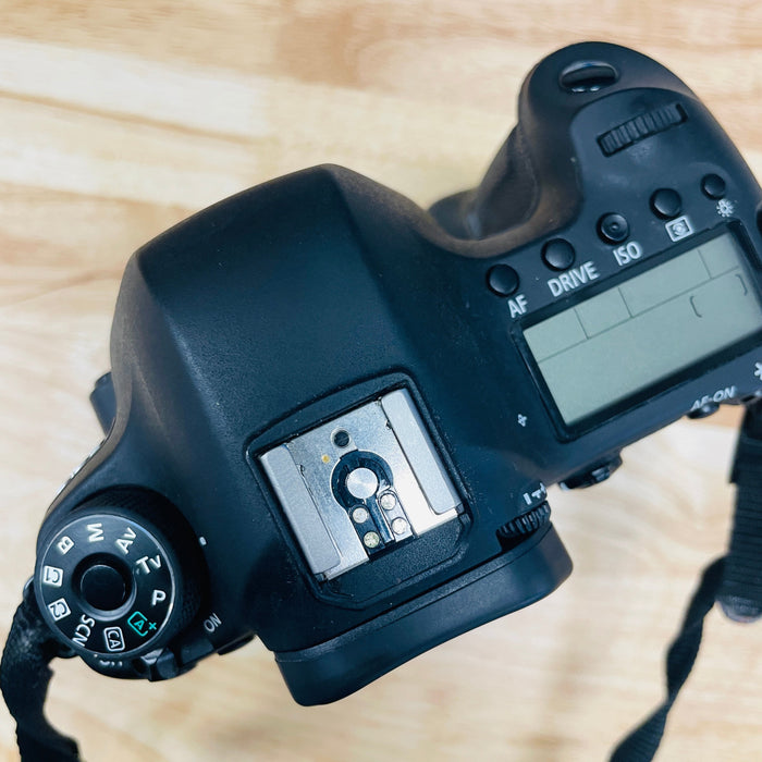 USED Canon EOS 6D DSLR Camera Body {20.2MP}