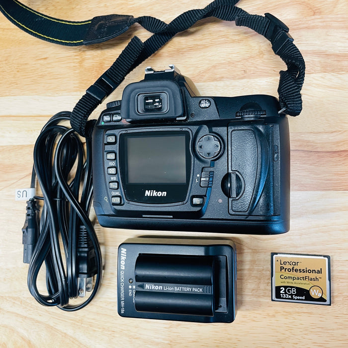 Nikon D70S DSLR Camera Body {6.1MP}